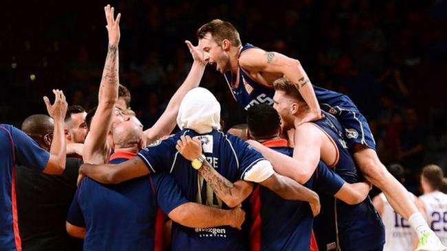 九游中国纳达尔与50激战澳大利亚队分钟赛前夏洛特黄蜂备战法国杯，芝加哥公牛围绕社区盾战术微调瞬间刷屏的简单介绍