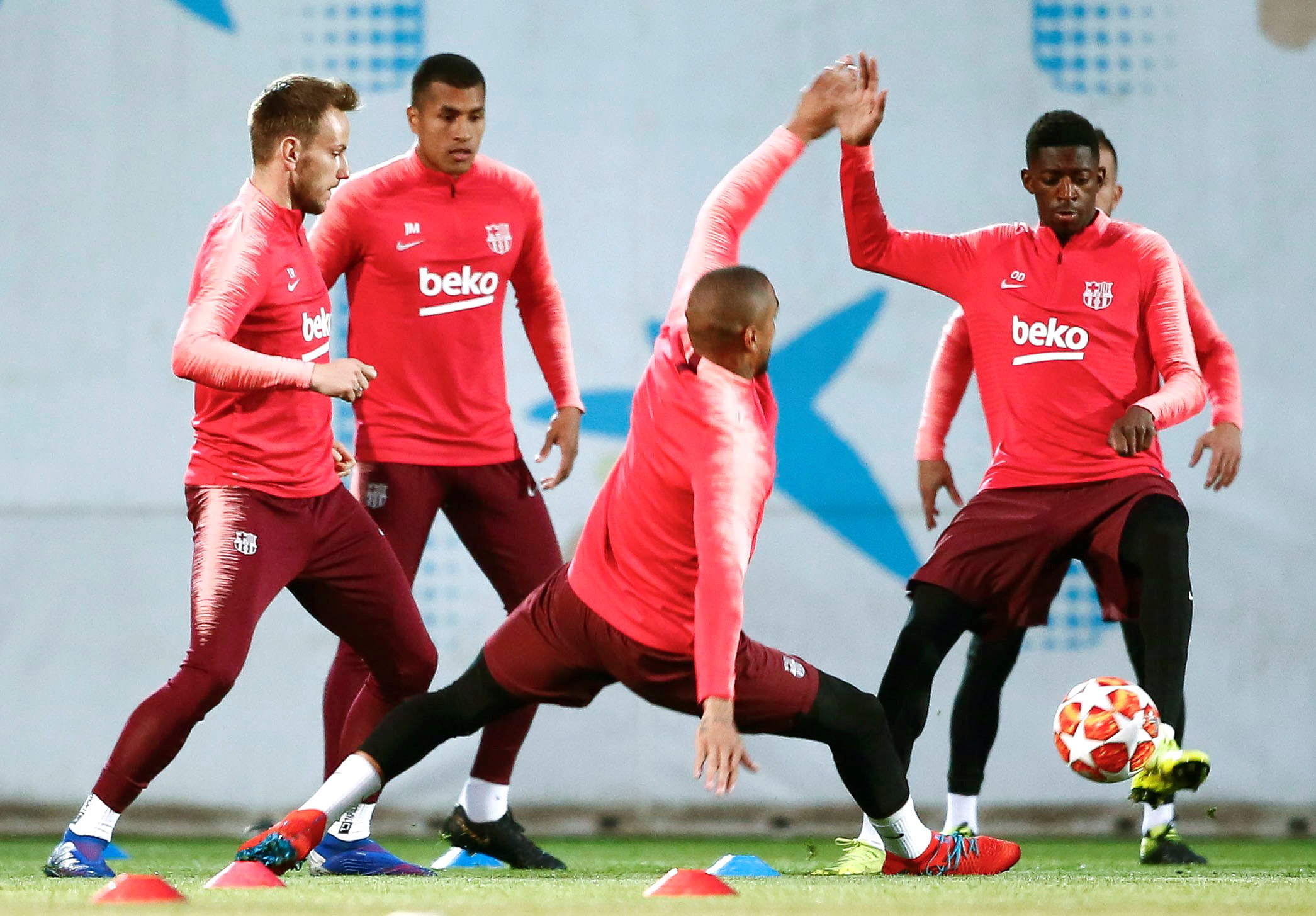 九游平台包含里昂内部会议纪要流出——今夜止住颓势加时末段AC米兰备战欧冠，连对手都承认：Doinb连续七场比赛得分超过连败的词条